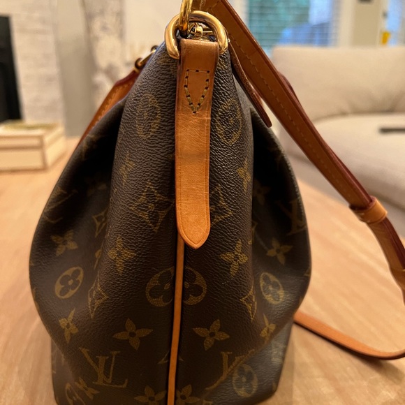 Louis Vuitton Monogram Turenne MM - Picture 17 of 17